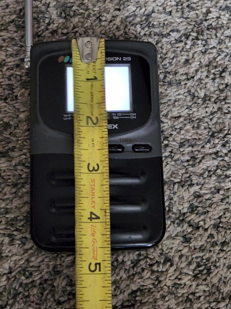 Vintage Memorex Pocketvision 29 Powers On