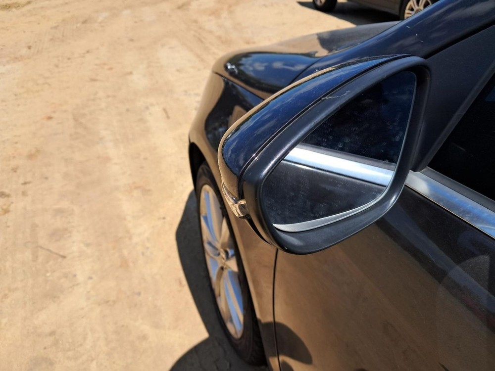EOS 2016 Glove Box 4766611