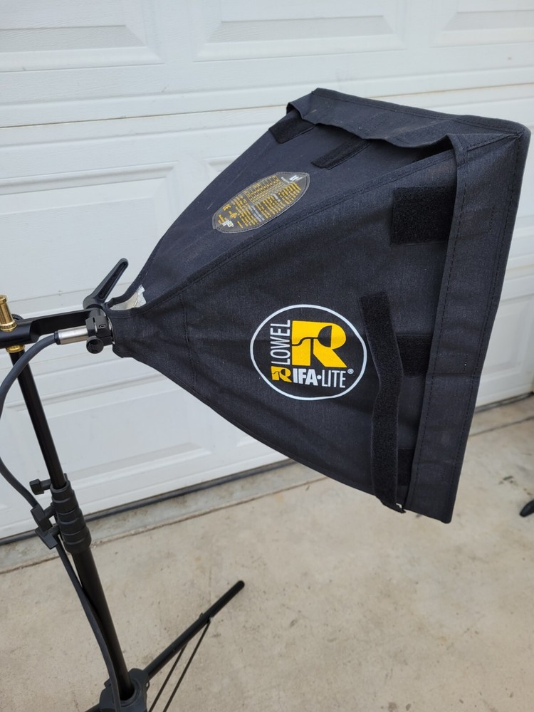 Lowel Rifa Lite W/ Tripod LC 44 Constant Diffused Softbox Studio Light Used