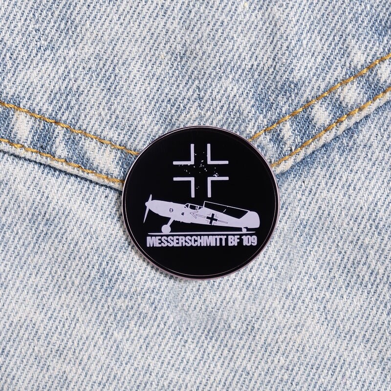 MESSERSCHMITT BF-109 LAPEL PIN...BONUS SILVER STORAGE BAG WITH PURCHASE...