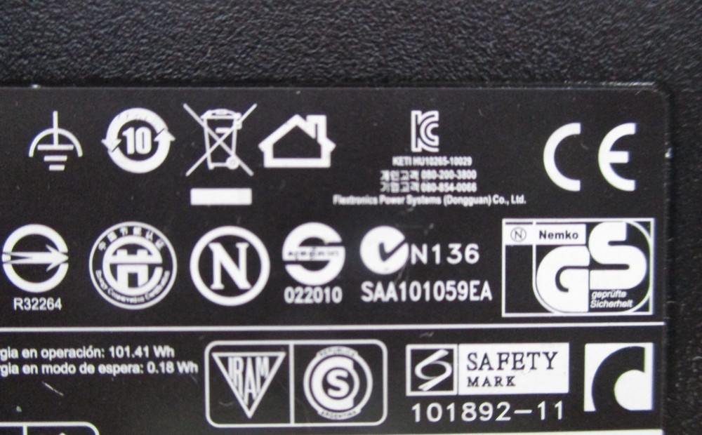 Dell AC/DC Adapter Model FA90PM111 with Output 19.5V 4.62A