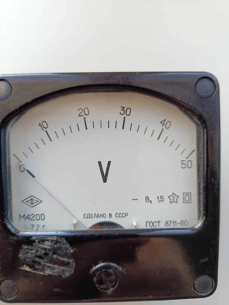 M42000 Voltmeter 0-50 Volt.2 pieces.Working.Good condition