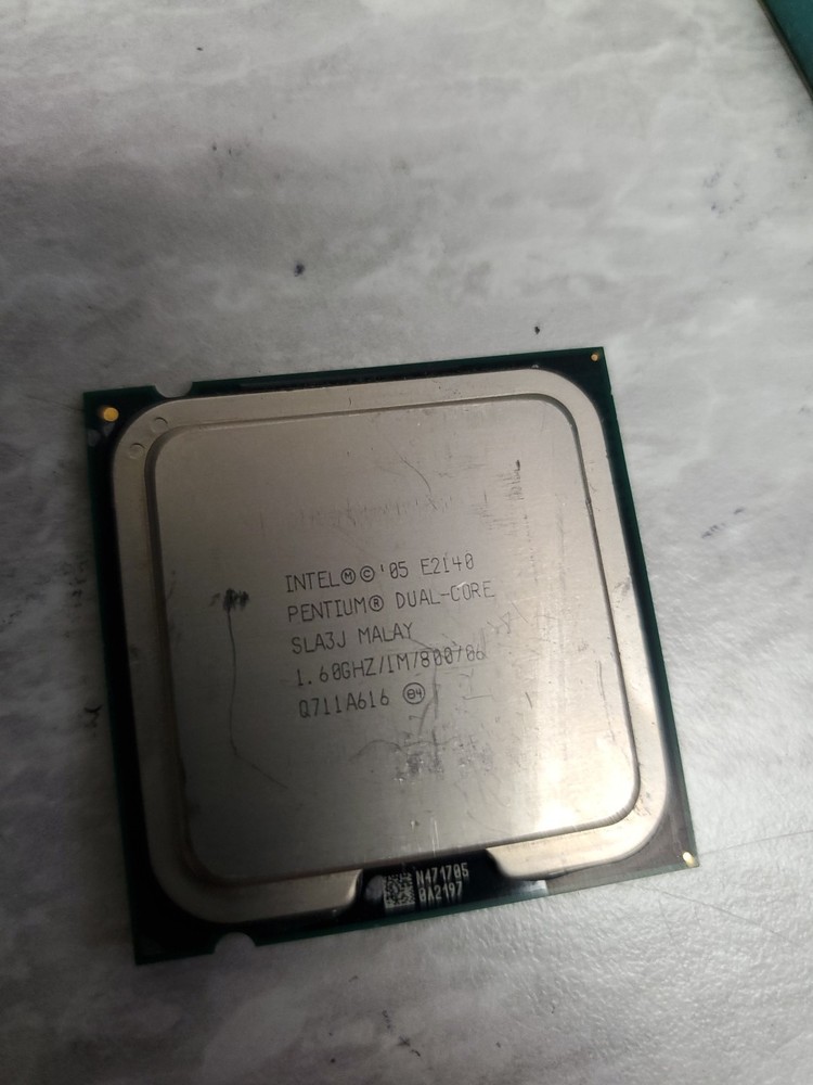 Intel E2140 1.6ghz Dual-Core Processor free ship
