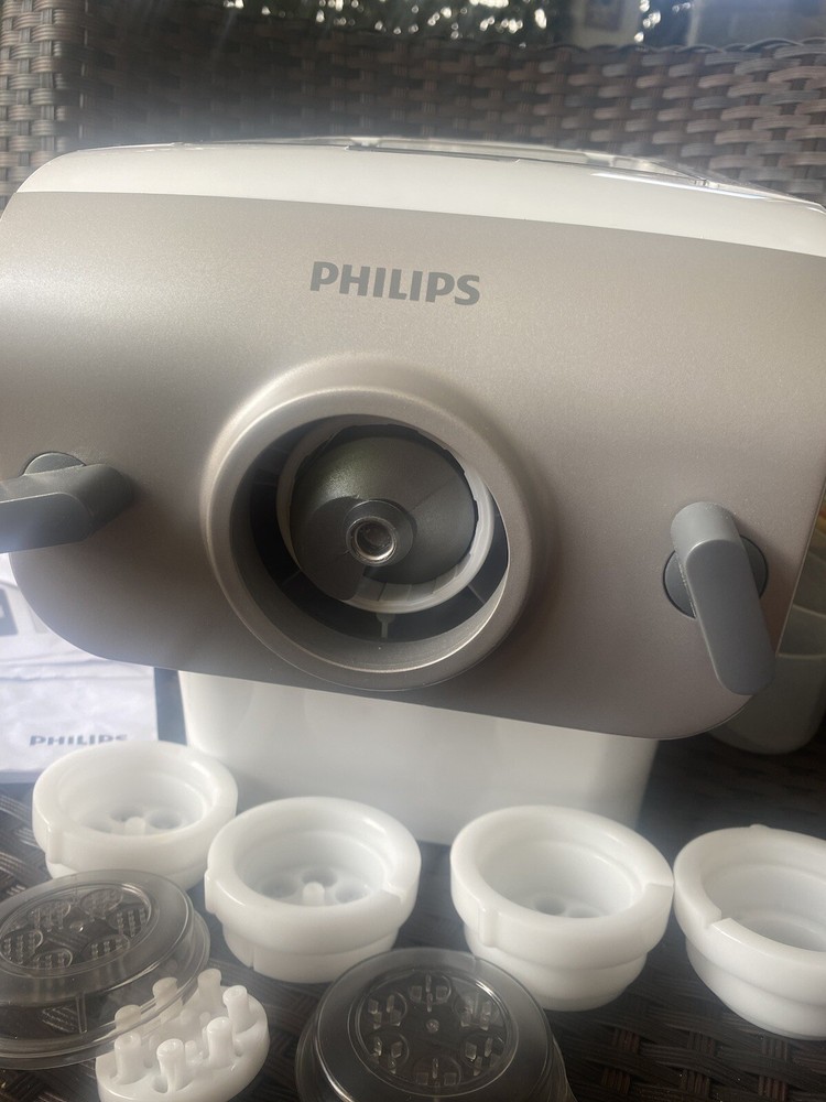 Philips HR2357/05 Advanced Automatic Pasta and Noodle Maker W/ Accessories