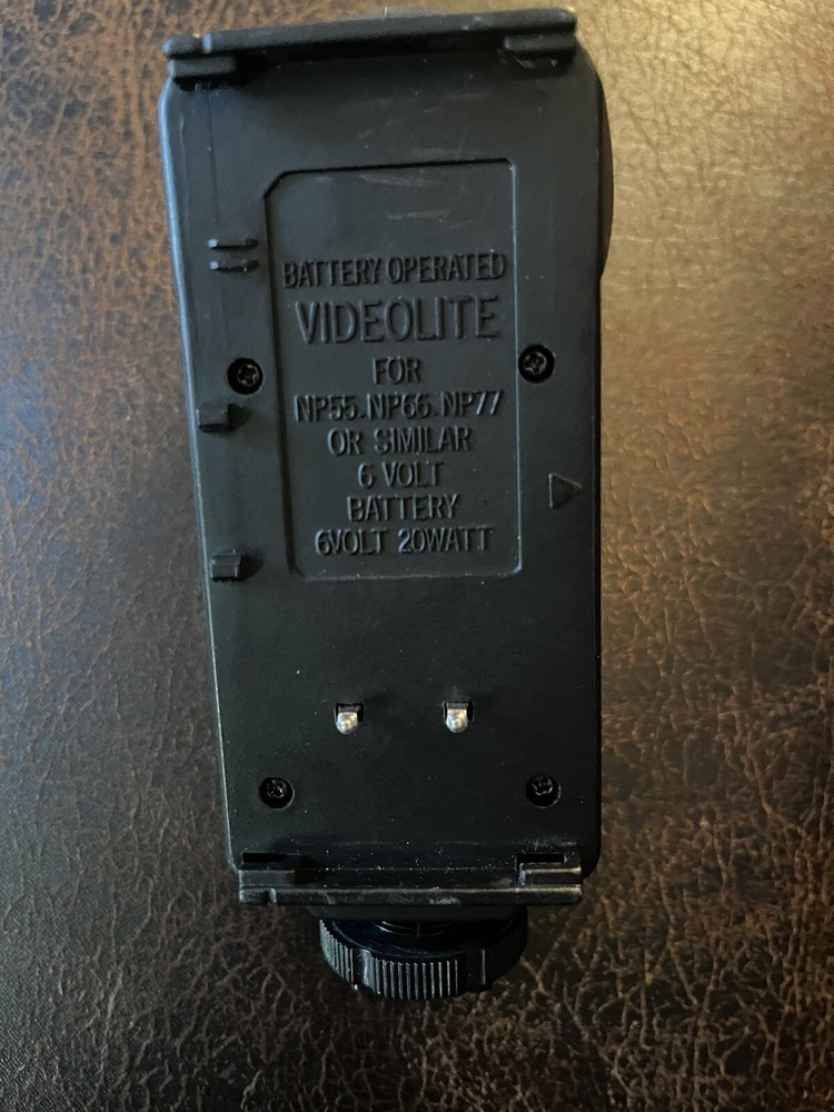 Lenmar Camcorder Cordless Video Light VTL33 with light diffuser