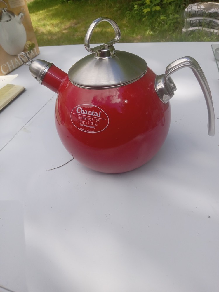 Chantal Tea Ball-1.3 quart Red