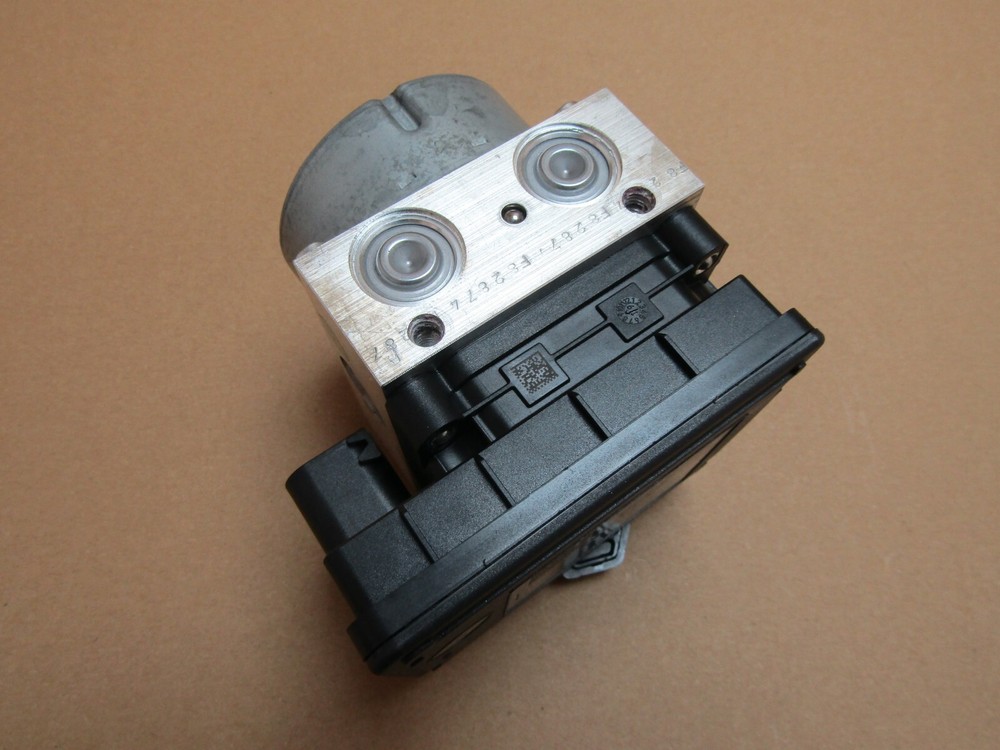 Triumph Rocket 3 GT 2021 ABS pump control unit module (9536)