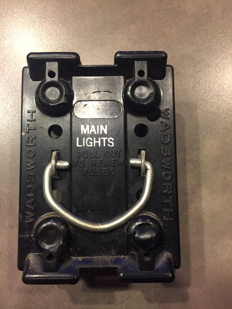WADSWORTH 60 AMP 240 VOLT FUSE PANEL PULL OUT   MAIN / LIGHTS    2 FLAT NOTCHES