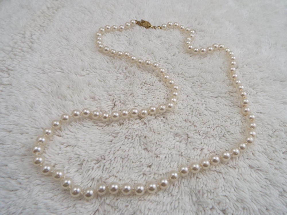 White Glass Mini Pearl Bead Necklace (A74)