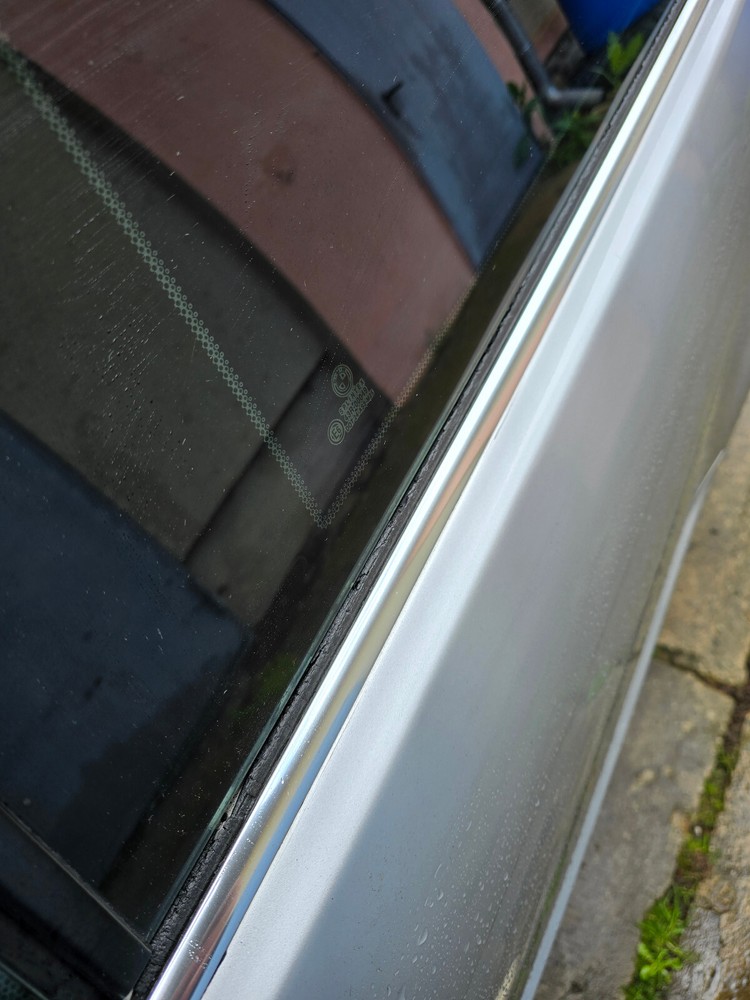 Side Window Seal Fits BMW E46 Coupe Rear Lower Left & Right