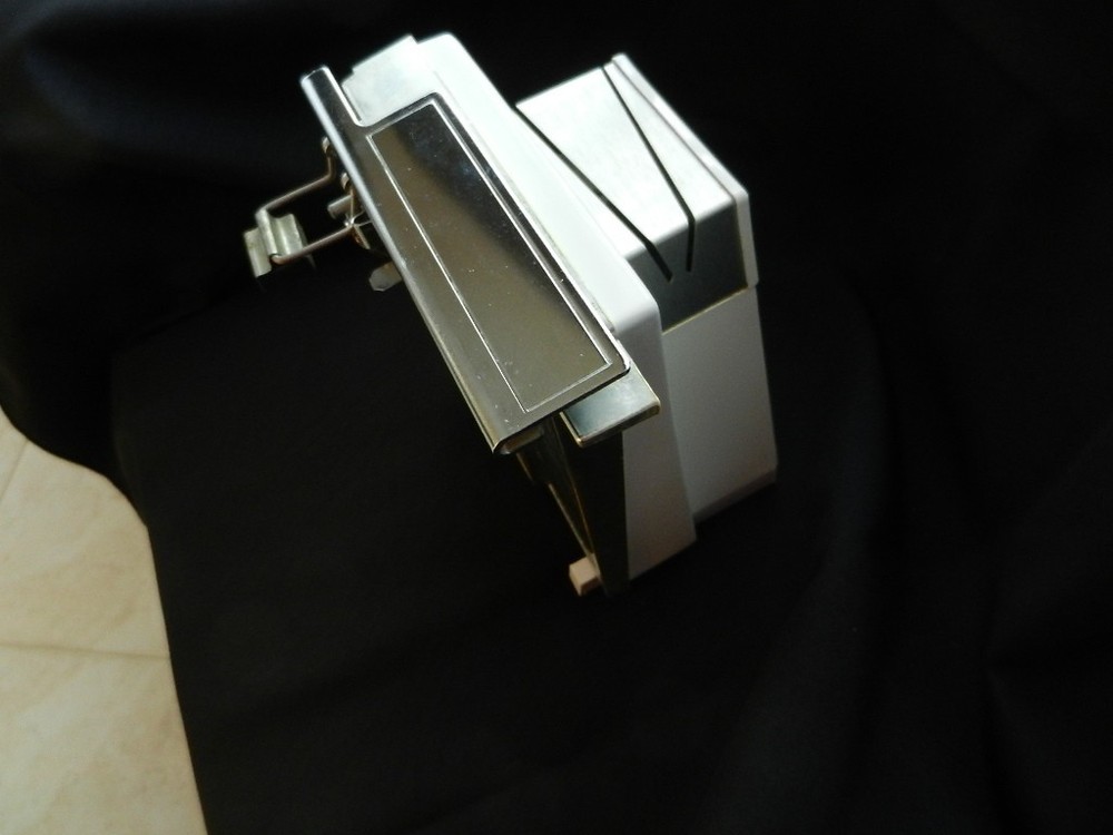 Vintage Iona Automatic Can Opener And Knife Sharpener