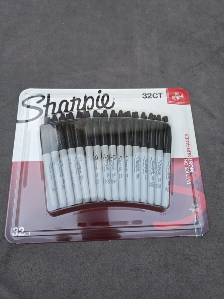 SHARPIE Permanent Markers Fine Point 32 Count Black
