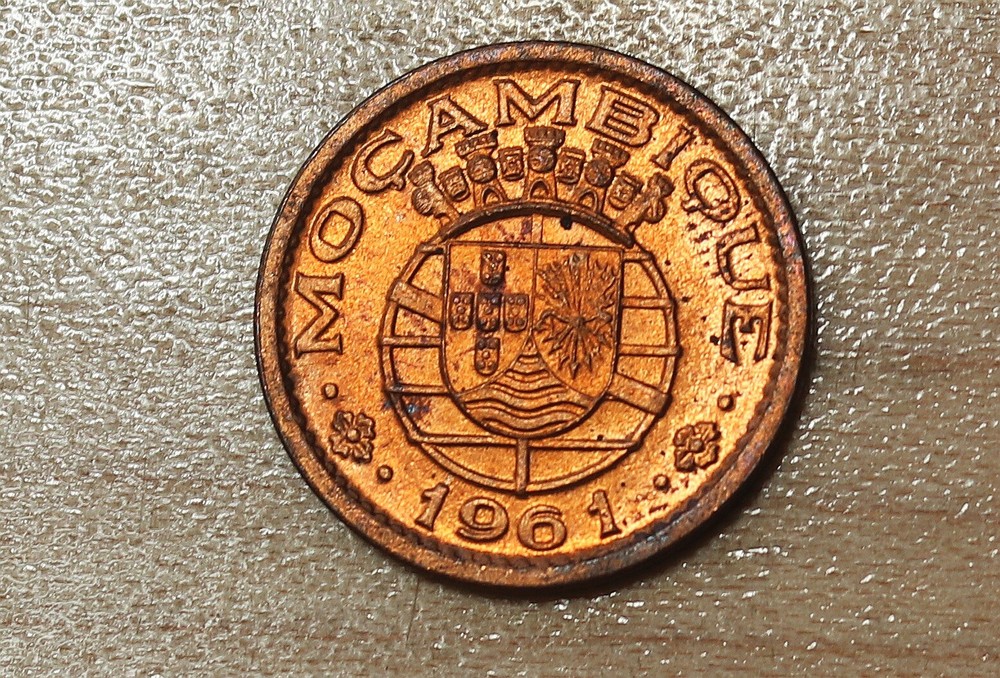 1961 Mozambique 10 Centavos