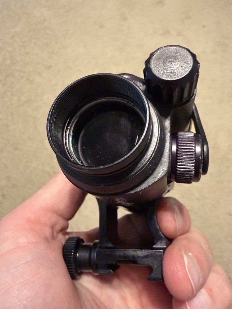 Aimpoint Comp M2 Red Dot with Wilcox Mount