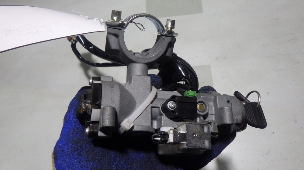 99 HONDA CIVIC Ignition W/Key