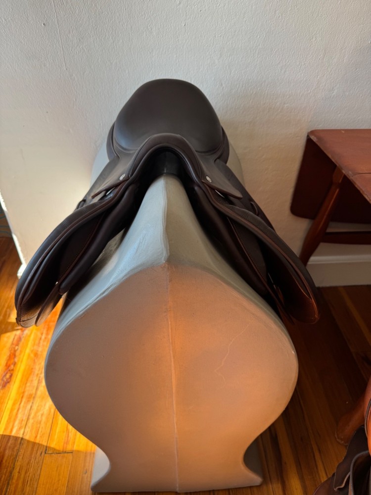 17.5" Devoucoux Biarritz O Saddle -2024 - 3AA - Full Buffalo