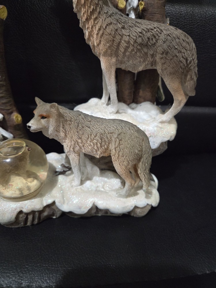 Vintage Howling Grey Wolves 12" Table Clock & Small Wolf Waterglobe Trees & Snow