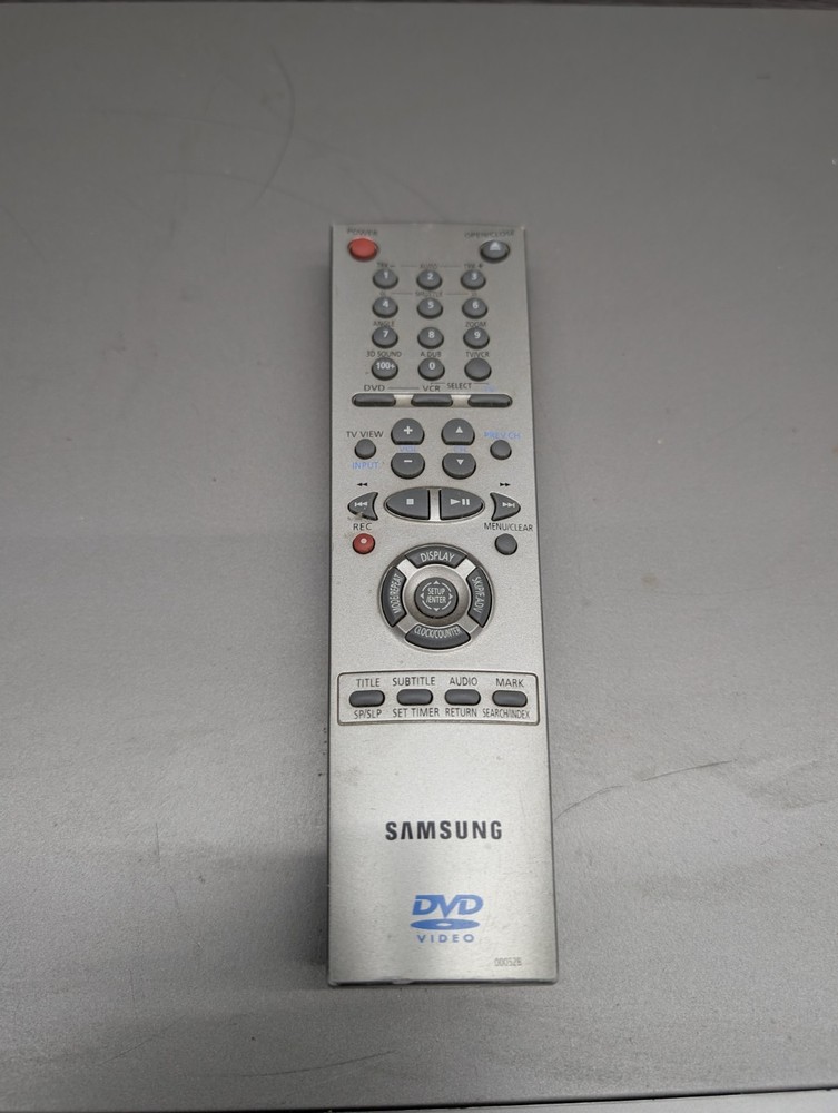 Samsung DVD-1000 DVD/VHS RECORDER. DVD/VHS Dual Deck. Read Description.