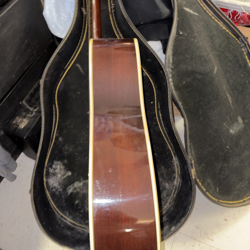 Yamaha Acoustic Guitar