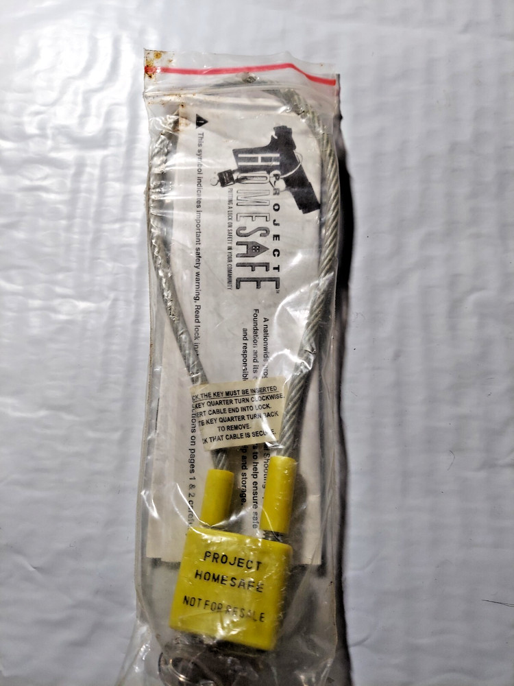 LOCK FOR GUN, LARGE LOCK KEEP EVERYONE SAFE.