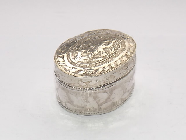 EASTERN SOLID SILVER STERLING BOX, SILVER PILL BOX, SILVER RING BOX c1970