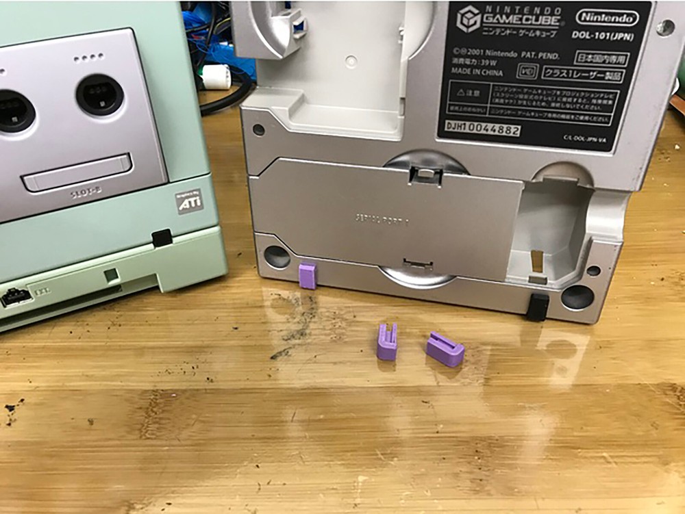 4 x Nintendo GameCube Console Feet Plastic Replacement Part Foot Piece [4-Pack]