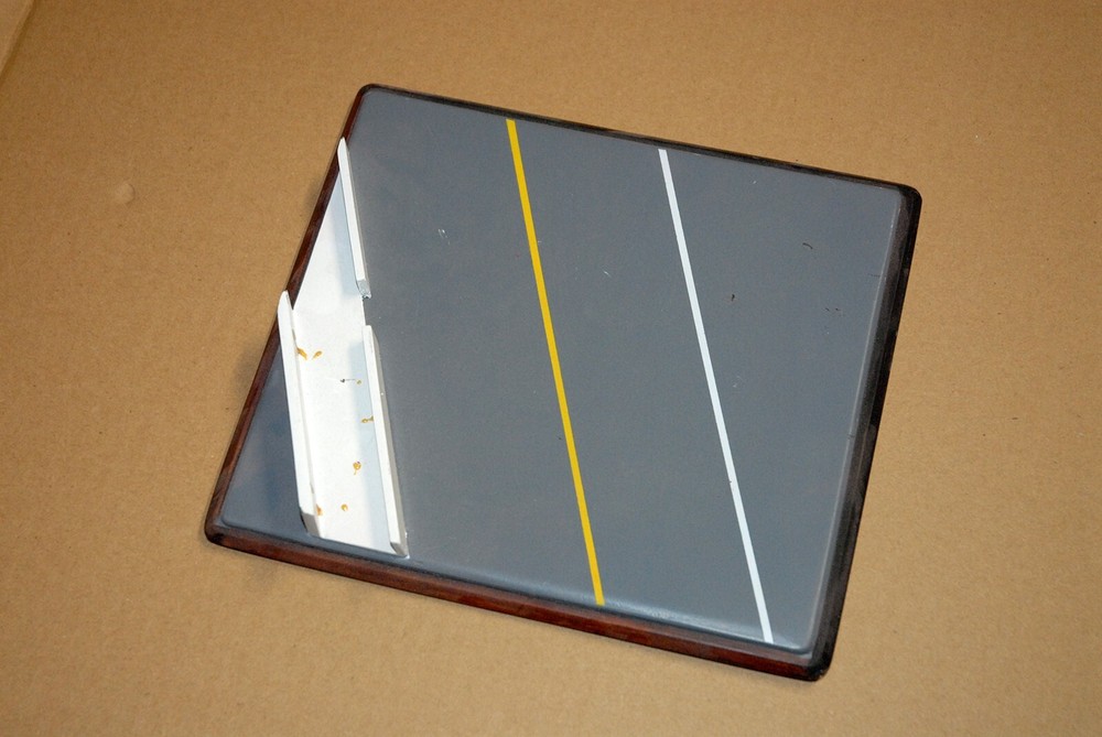 diorama track 1/43 base with glass case