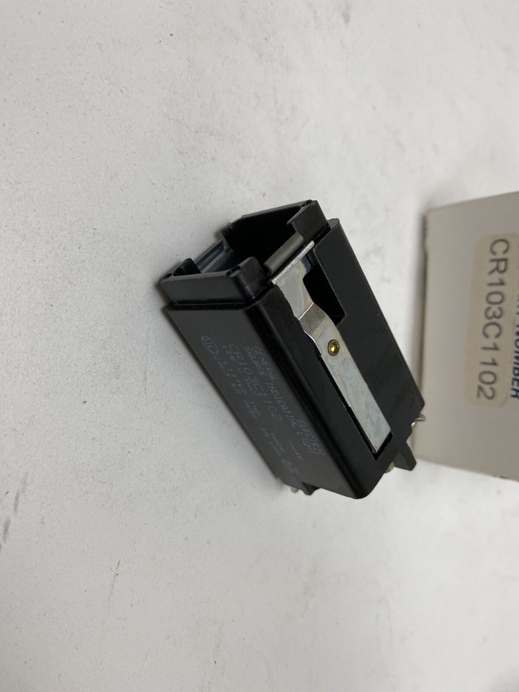 New General Electric CR103C1102 Square Indicator Light 125V Max