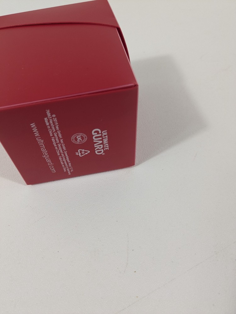 Ultimate Guard 100 Plus Deck Case Standard Red One Divider