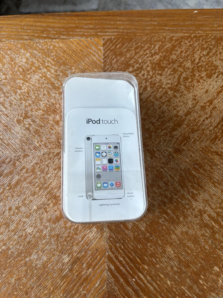 32 GB iPod Touch Container With Earbuds (Never Used)