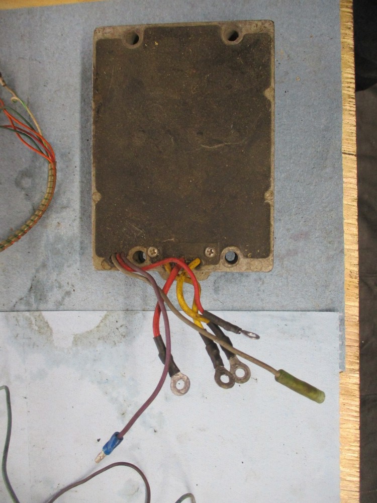 MERCURY OUTBOARD VOLTAGE REGULATOR 18736 (285)