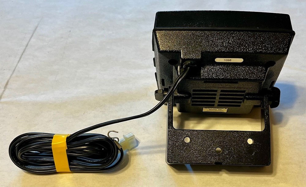 Motorola HSN4032A Mobile External Speaker With Mounting Bracket