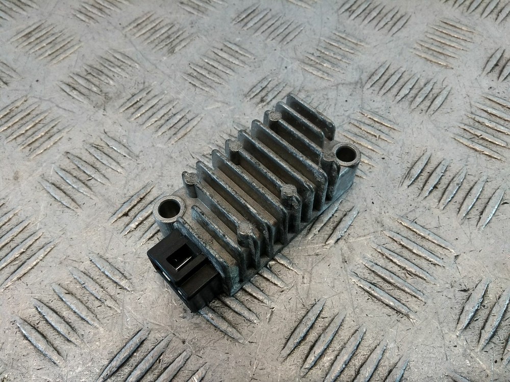 2016 YAMAHA MT 125  RECTIFIER REGULATOR