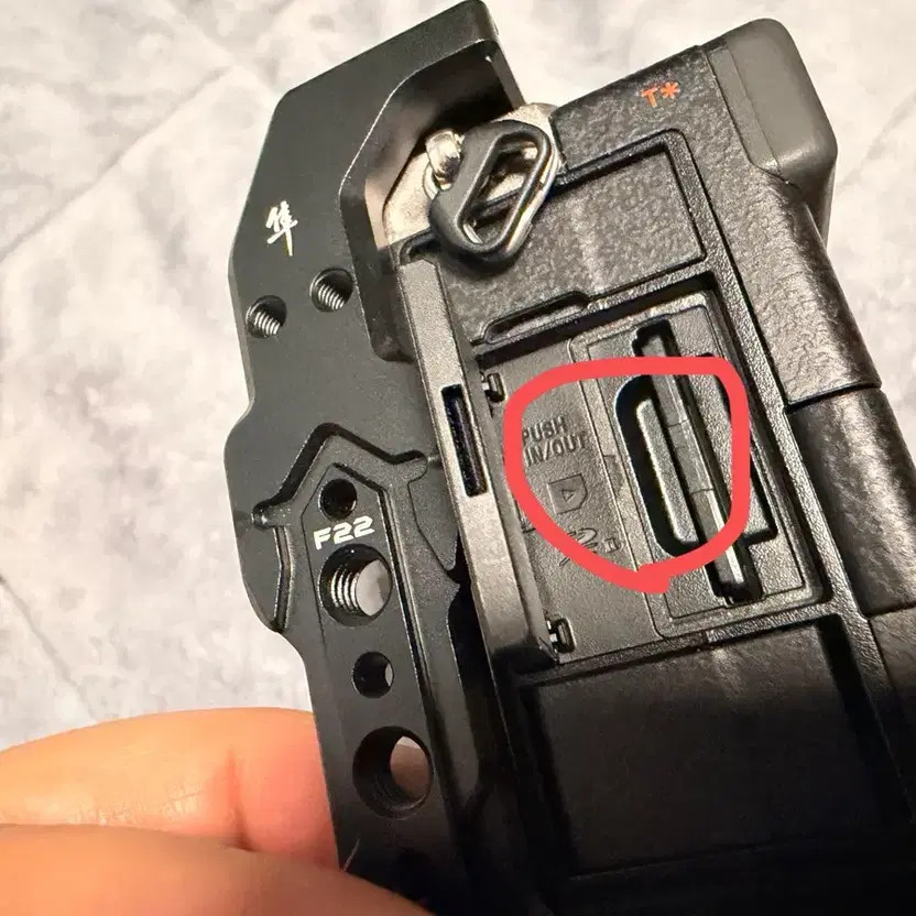 A7CR Boxed (Bottom Grip, A7CR Strap) with Accessories Official