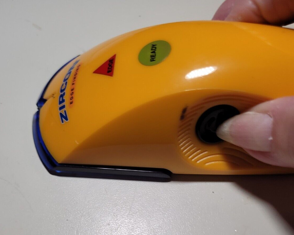 Zircon StudSensor L20 Stud Finder Scan 3/4" Depth Wood Stud Finder EDGE-QR CODE