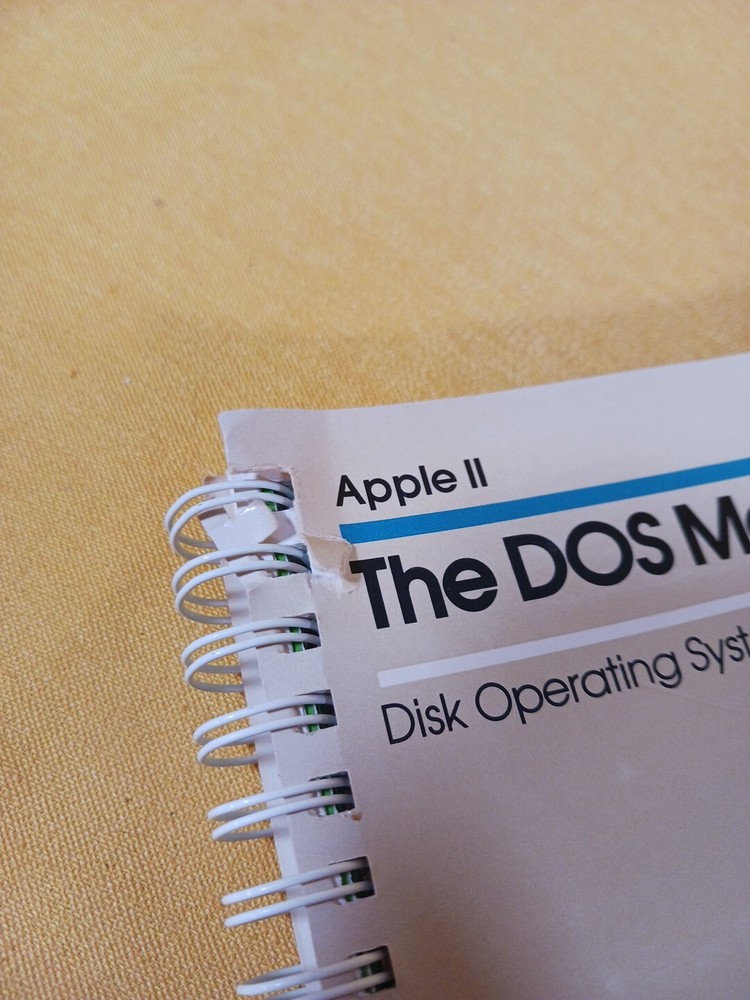 Vintage Apple II DOS Manual Disk Operating System 1981