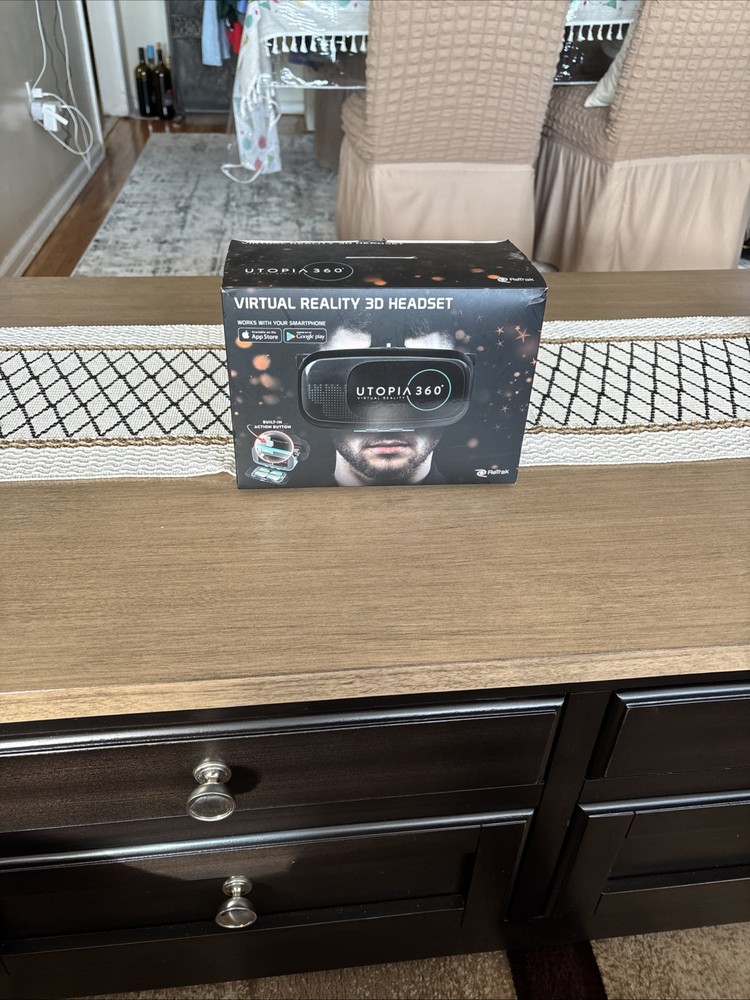 Utopia 360 Virtual Reality 3D Headset + Bluetooth Controller New In Box