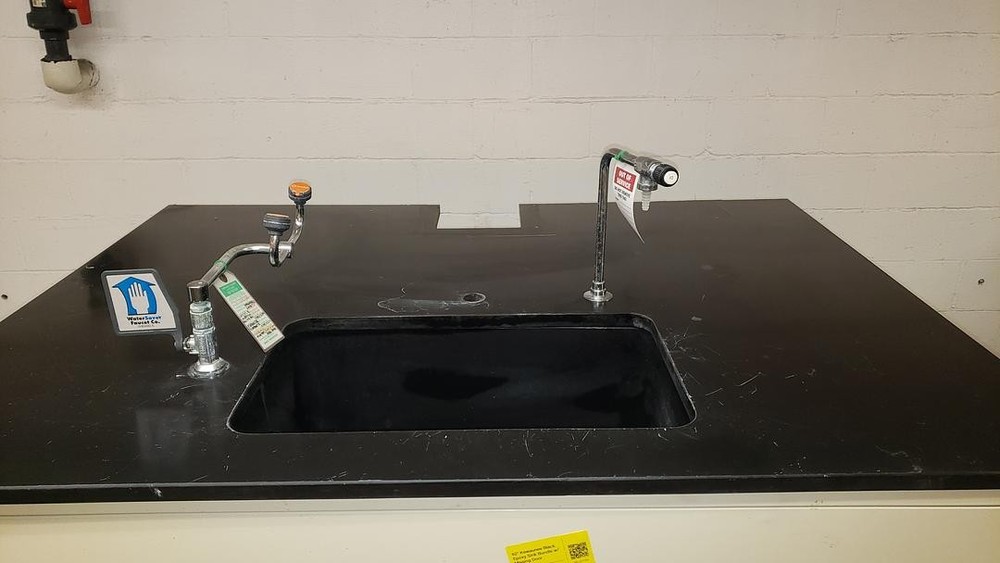 62" Kewaunee Black Epoxy Sink Bundle w/ Missing Door(S6LLST7309)