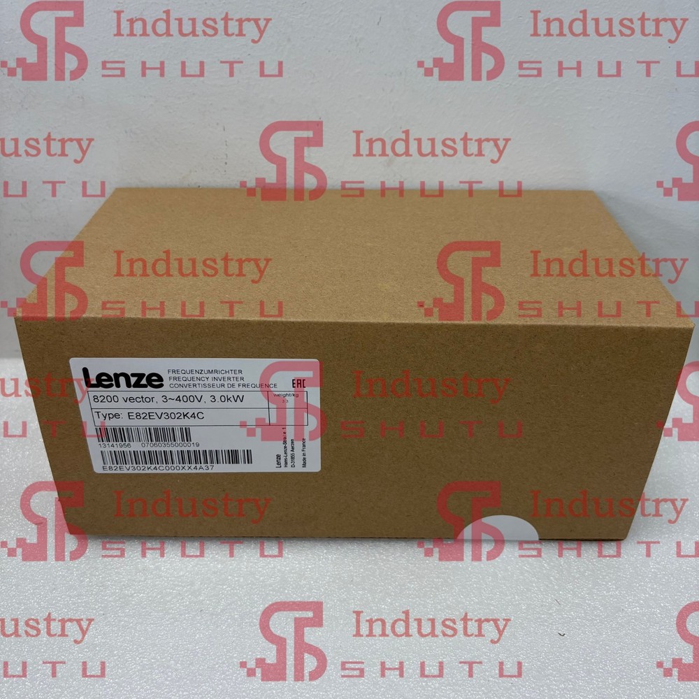 1pcs  lenze E82EV302K4C E82EV302_4C Frequency changer Expedited Shipping