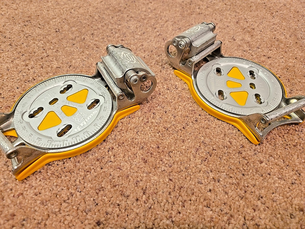 Switch Demo Clicker Step-In Snowboard Bindings With Plates & Mounting Hardware