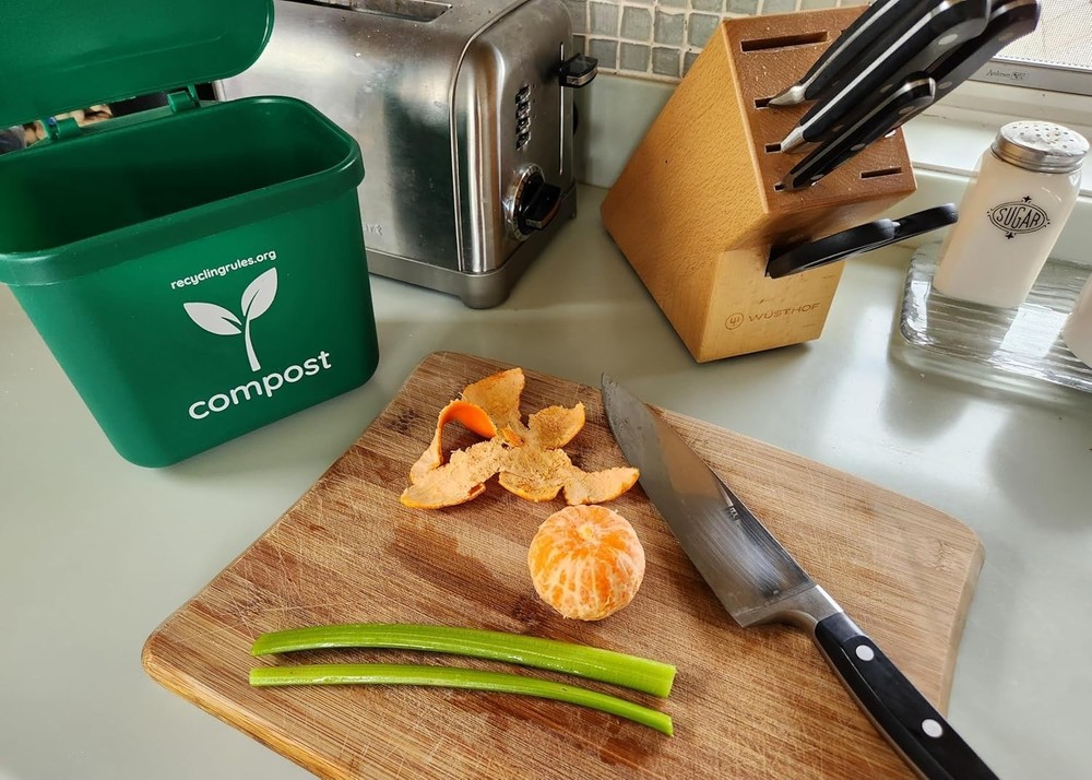 Mini Green Compost Bin Container for Kitchen Trash Hanging or Countertop