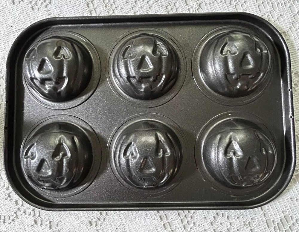 Halloween Baking Molds Vintage New Wilton