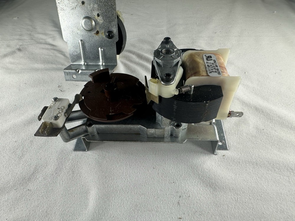 DIXIE NARCO SINGLE COLUMN MOTOR E MODEL BROWN DISK 501/600 E not tested