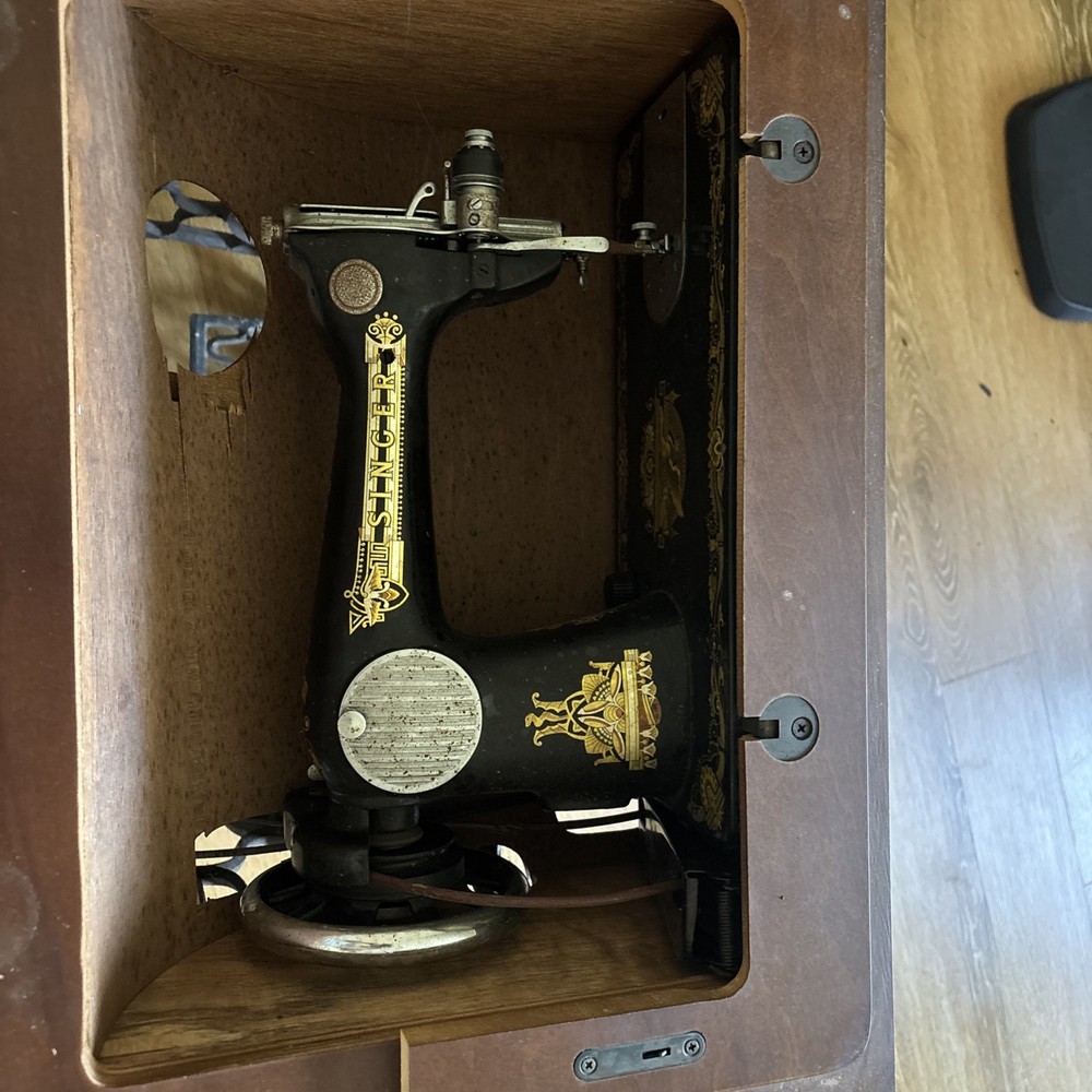 1973 Singer Phenix Sewing Machine