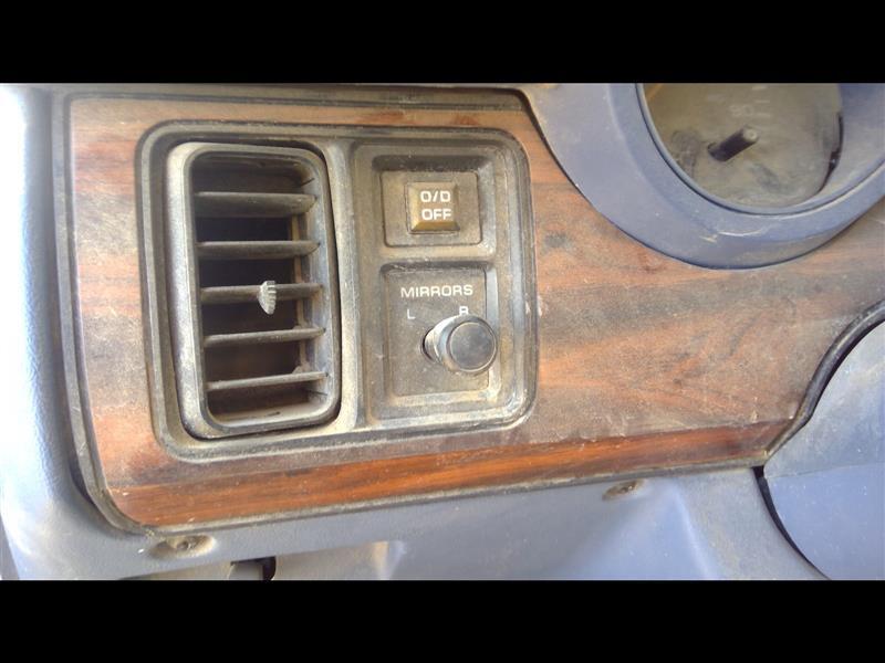 Used Front Right Steering Knuckle fits: 1994 Dodge 250 VAN Front Right Grade A