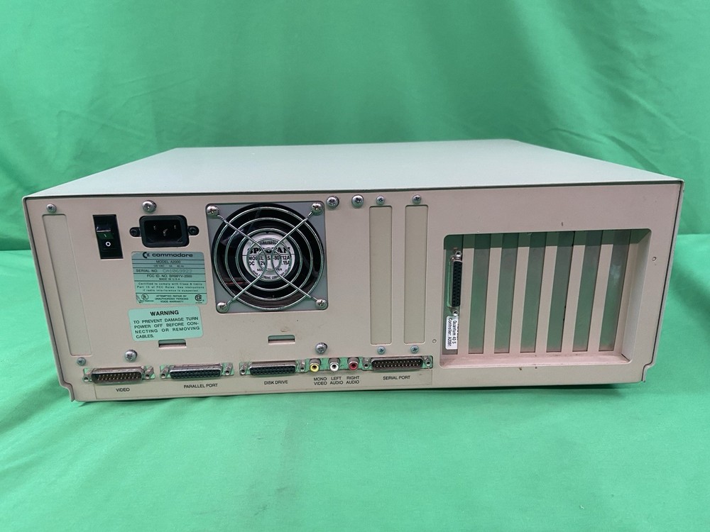 Commodore Amiga A2000 A2000HD/1 - Powers On/No Hard Drive- Great Condition!