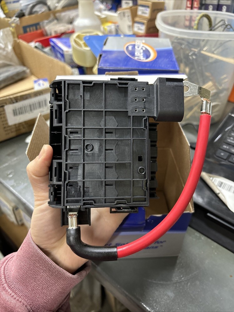 TechSmart R45002, Battery Power Distribution Box