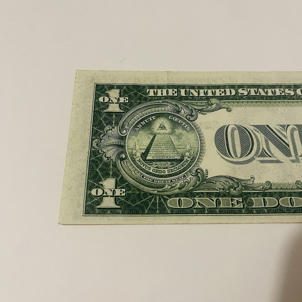 1935-D $1 Silver Certificate Blue Seal Off Center Mis-Cut Error Note