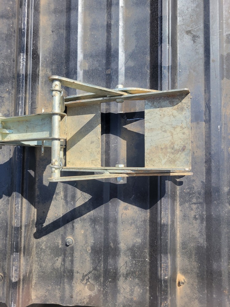 Used Easy Step On Mole Scissor Trap