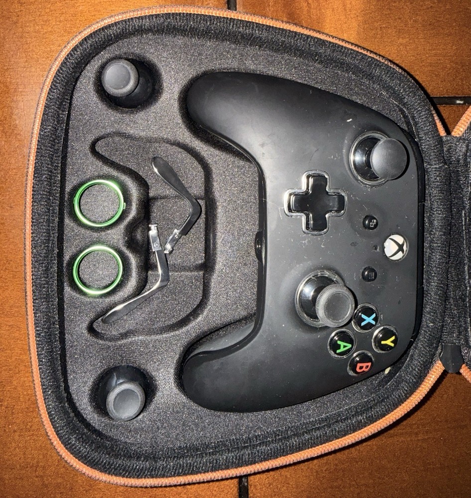 Fusion USB Controller with Carrying Case, Cable, Thumbsticks, and Paddles